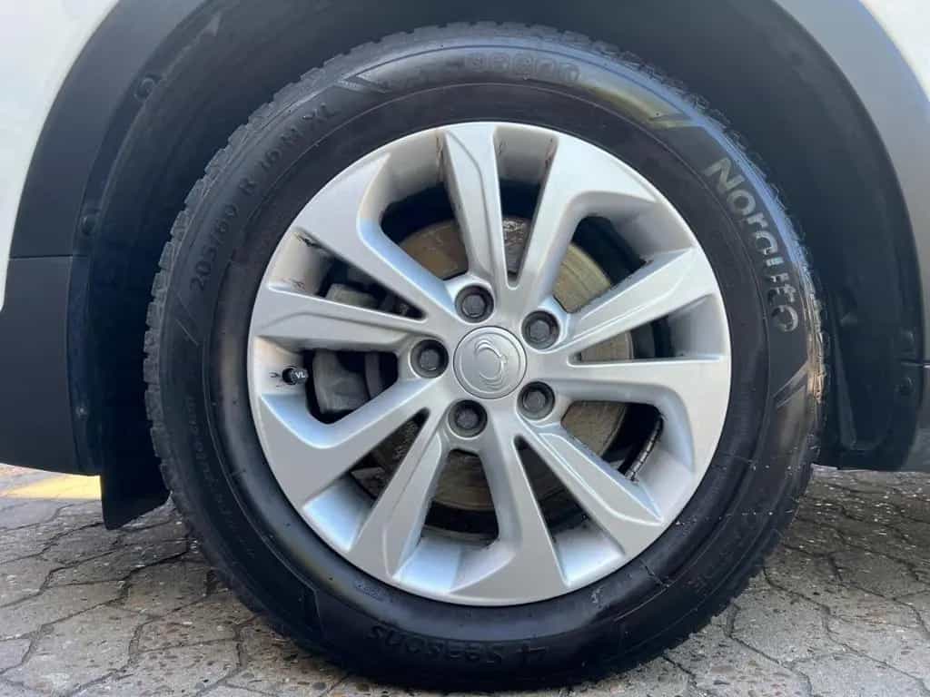 Ssangyong Tivoli 1.6 4x2 Flow NAVI SITZHZG RÜCKFAHR KLIMA 12/2019-photo-11