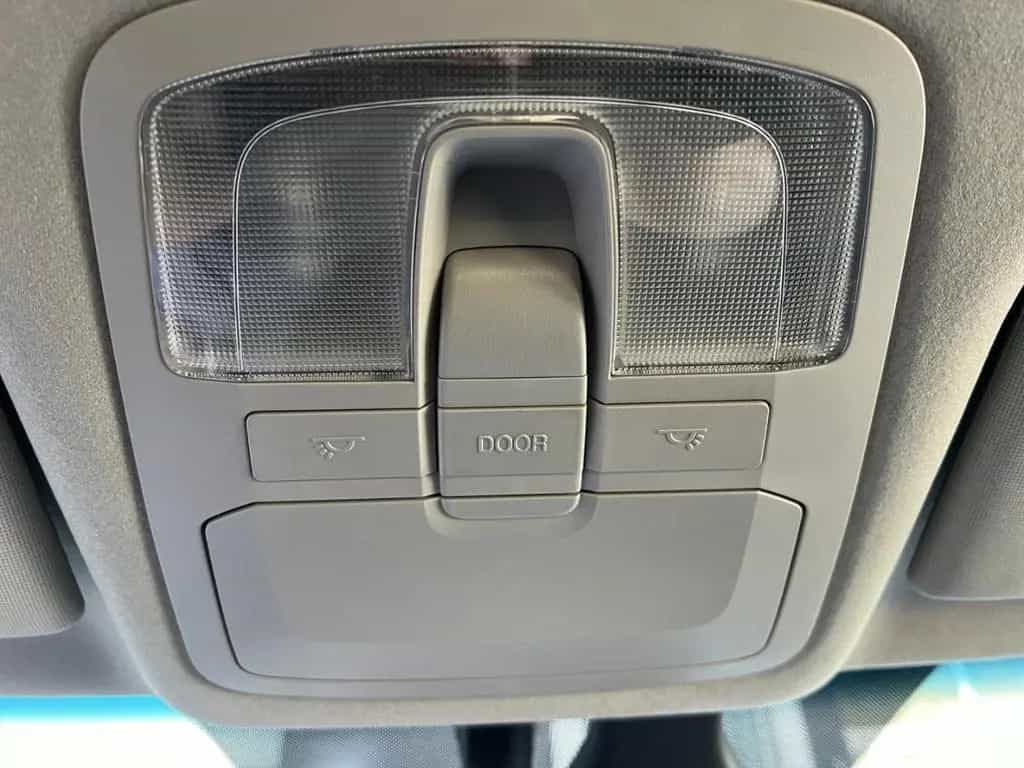 Ssangyong Tivoli 1.6 4x2 Flow NAVI SITZHZG RÜCKFAHR KLIMA 12/2019-photo-27