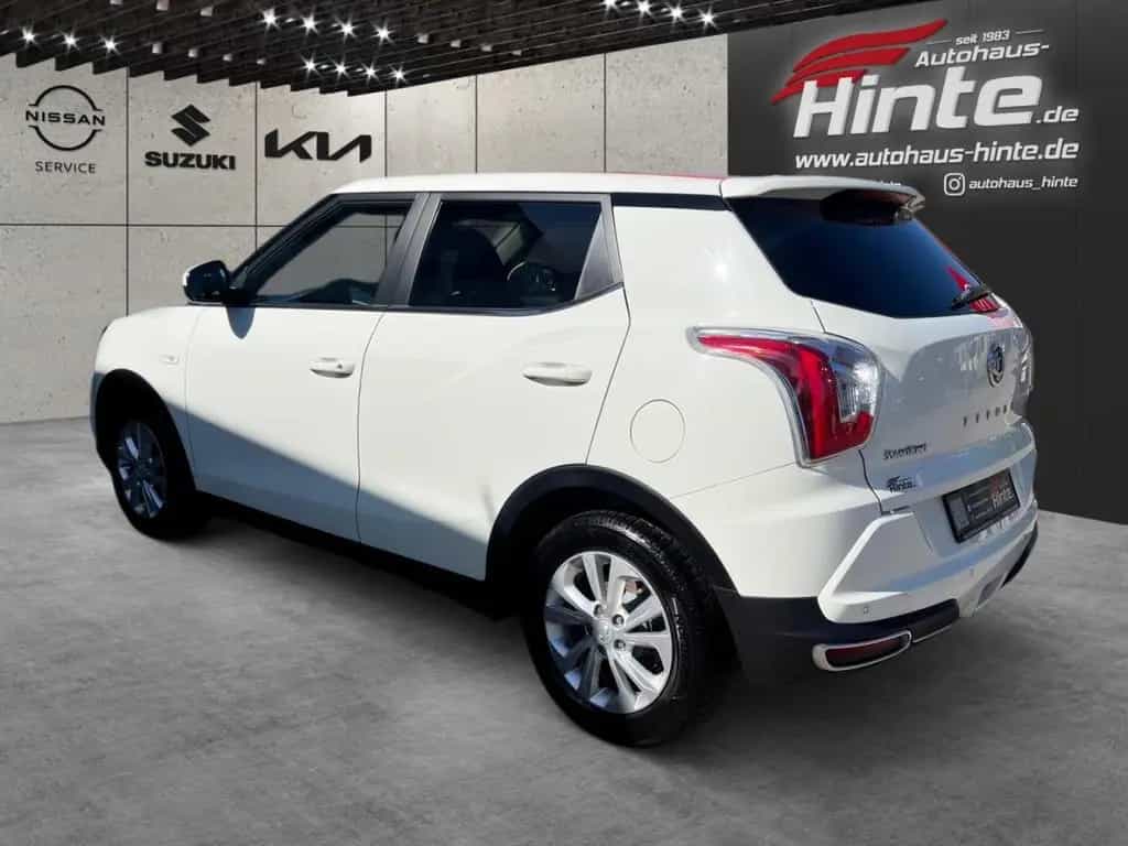 Ssangyong Tivoli 1.6 4x2 Flow NAVI SITZHZG RÜCKFAHR KLIMA 12/2019-photo-4