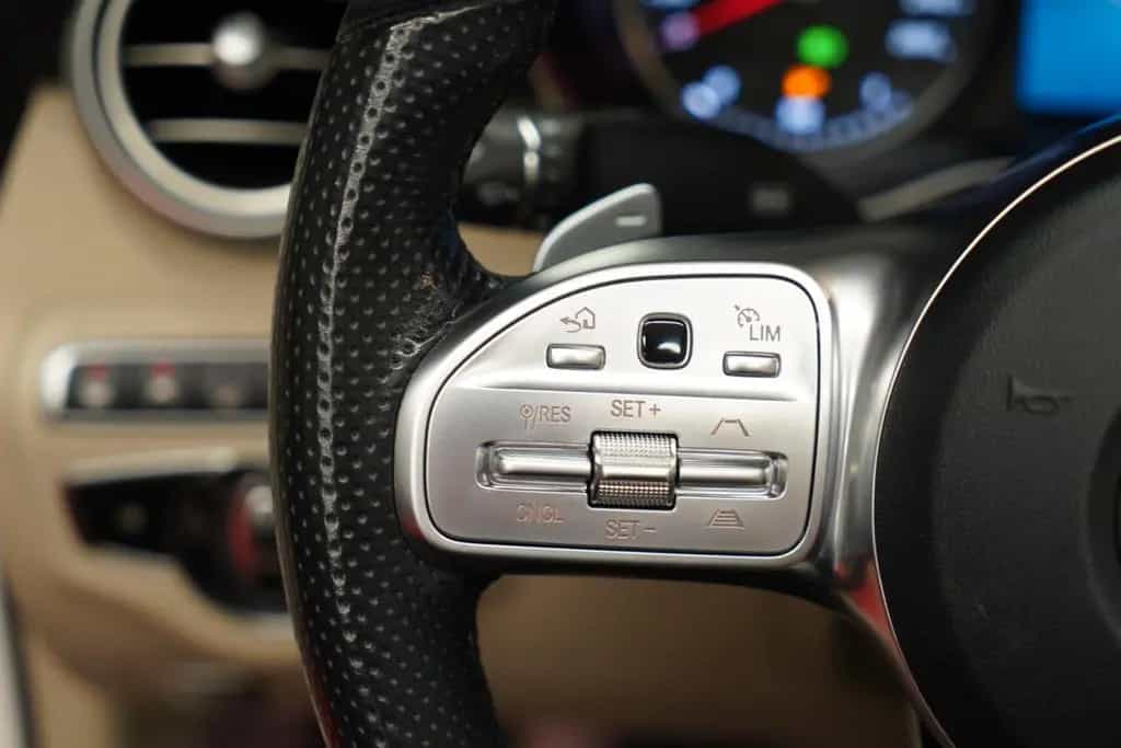Mercedes-Benz C-Class 300d AMG 9G Cabrio 1.Hand*Acc*Navi*RFK* 01/2019-photo-24