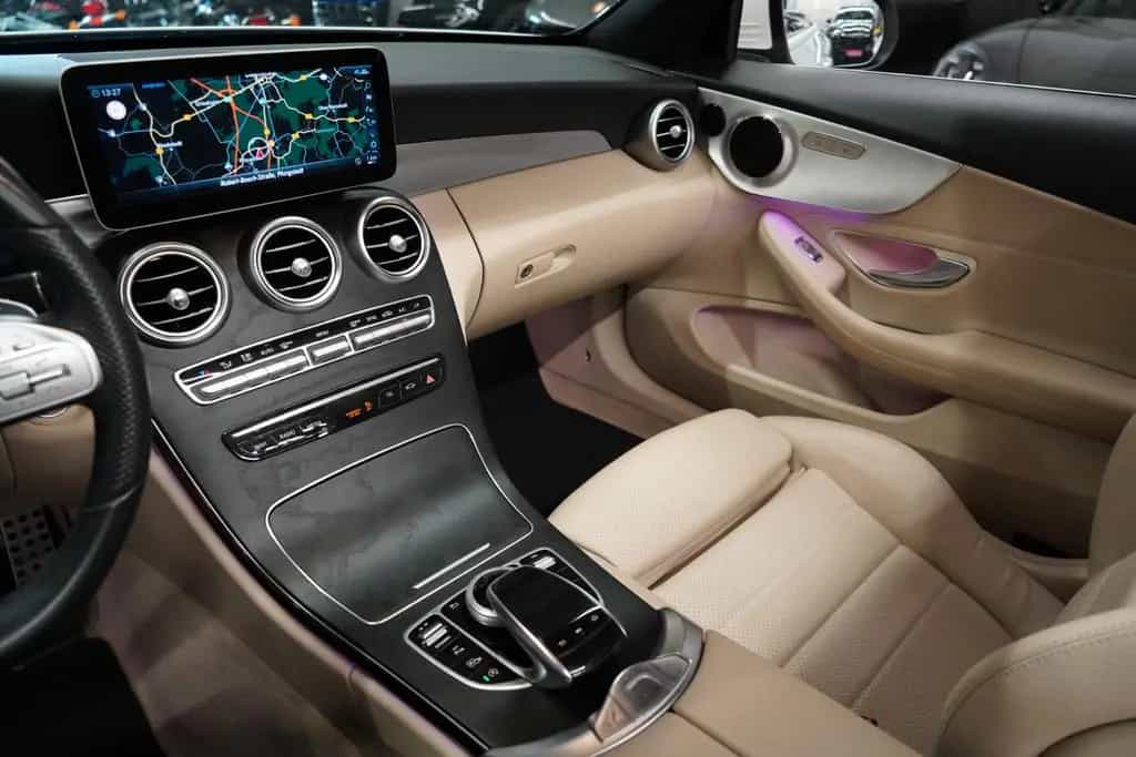 Mercedes-Benz C-Class 300d AMG 9G Cabrio 1.Hand*Acc*Navi*RFK* 01/2019-photo-32
