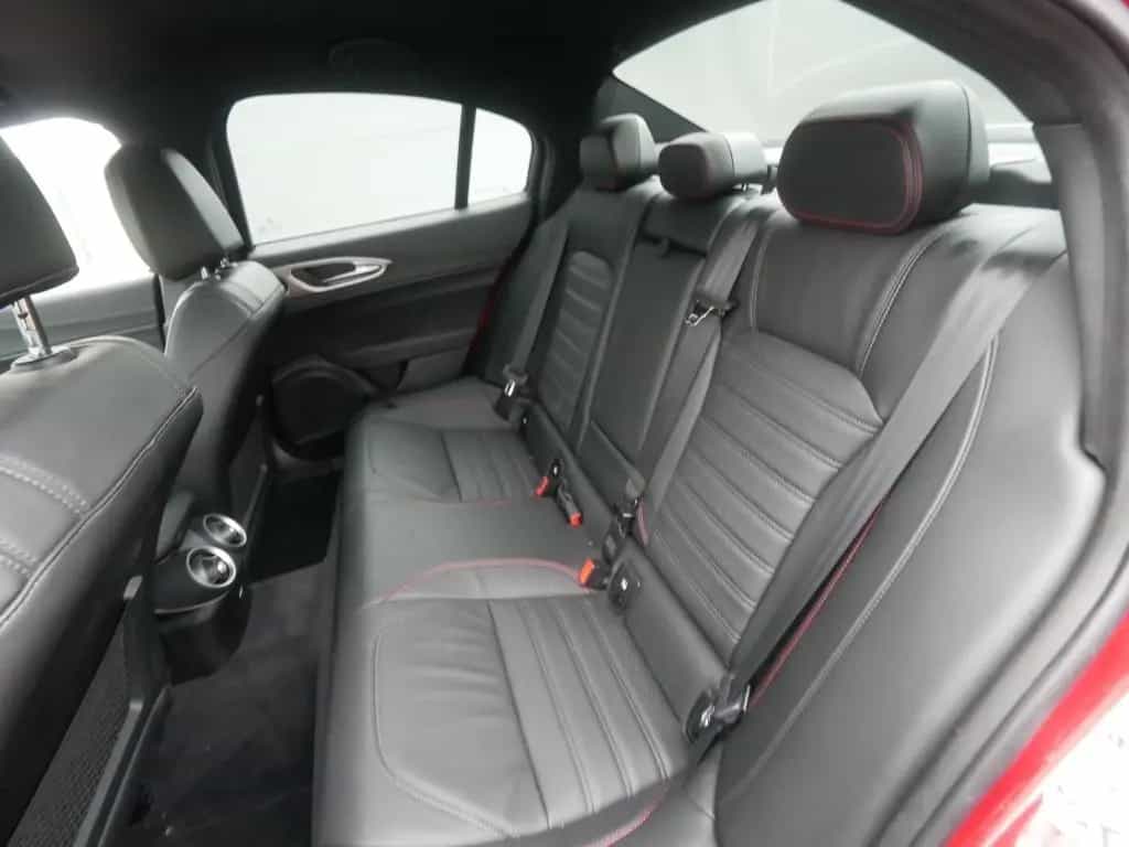 Alfa Romeo Giulia COMPETIZIONE 2.0 TURBO 16V 280 PS AT8 Q4 06/2023-photo-13