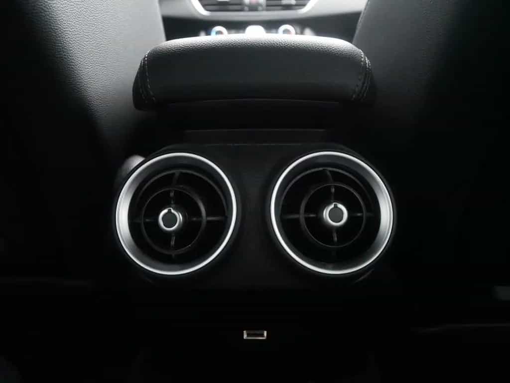 Alfa Romeo Giulia COMPETIZIONE 2.0 TURBO 16V 280 PS AT8 Q4 06/2023-photo-15