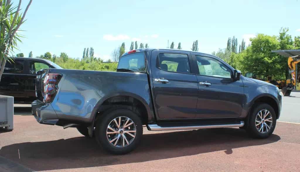 Isuzu D-Max LSE Double Cab 4WD AT MY24/LED/Kamera/Sitz null-photo-14