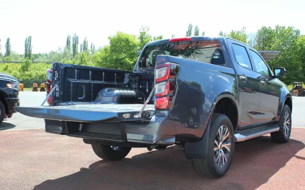 Isuzu D-Max LSE Double Cab 4WD AT MY24/LED/Kamera/Sitz null-photo-16