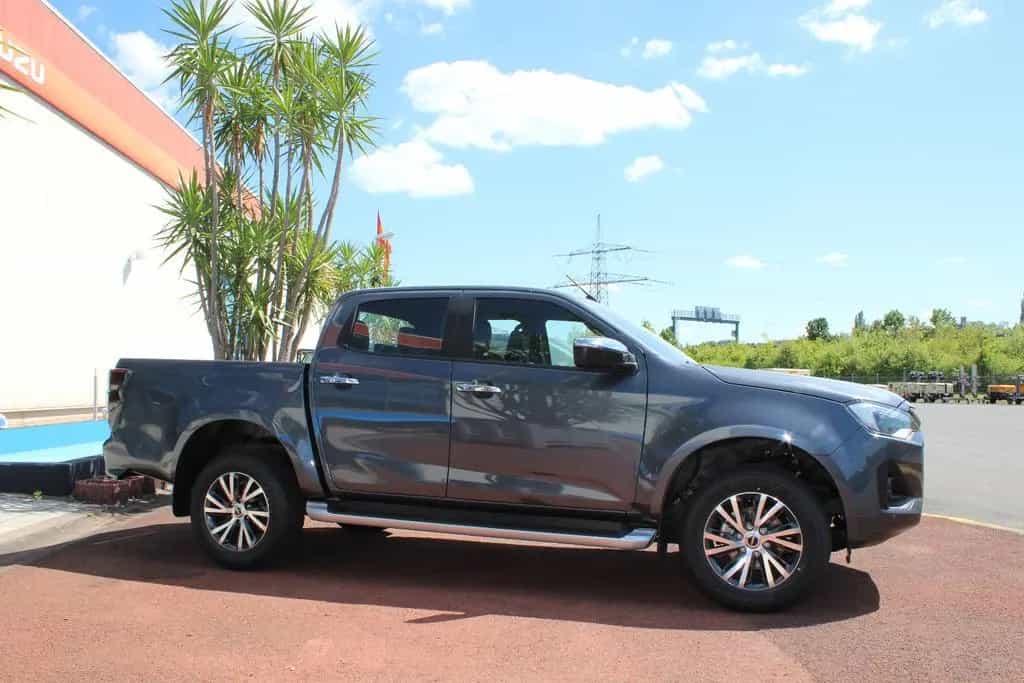 Isuzu D-Max LSE Double Cab 4WD AT MY24/LED/Kamera/Sitz null-photo-2