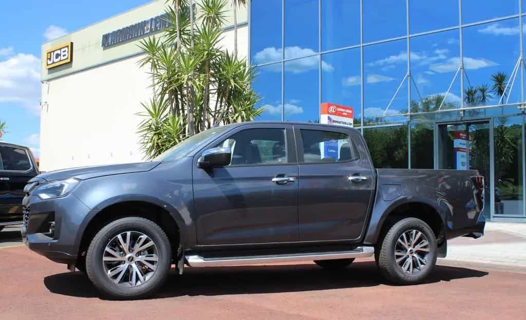 Isuzu D-Max LSE Double Cab 4WD AT MY24/LED/Kamera/Sitz null-photo-20