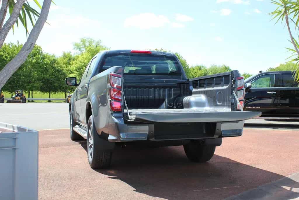 Isuzu D-Max LSE Double Cab 4WD AT MY24/LED/Kamera/Sitz null-photo-6