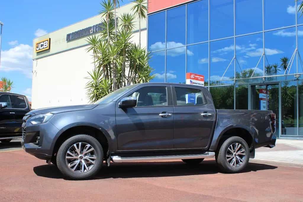 Isuzu D-Max LSE Double Cab 4WD AT MY24/LED/Kamera/Sitz null-photo-9