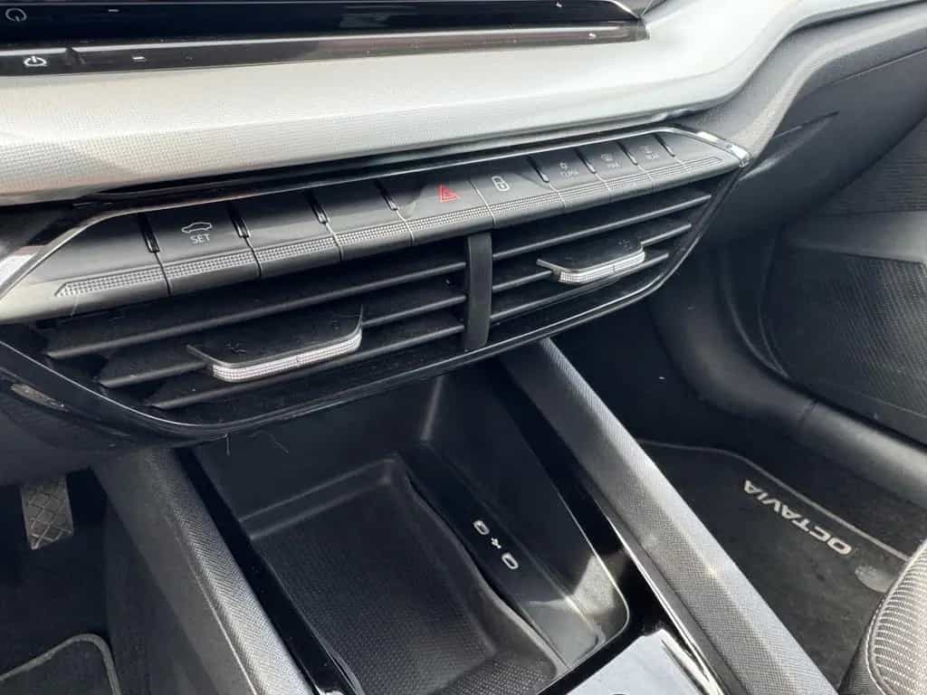 Skoda Octavia Combi Ambition 4x4 AHK-klappbar LED Sper 02/2022-photo-18