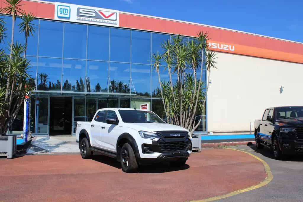 Isuzu D-Max V-Cross Double Cab 4WD Autom. MY24 Facelif null-photo-1