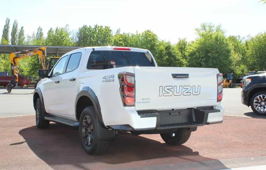 Isuzu D-Max V-Cross Double Cab 4WD Autom. MY24 Facelif null-photo-18