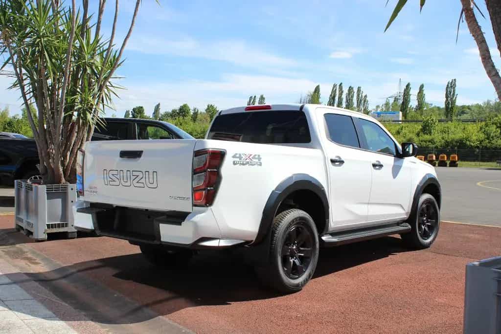 Isuzu D-Max V-Cross Double Cab 4WD Autom. MY24 Facelif null-photo-4