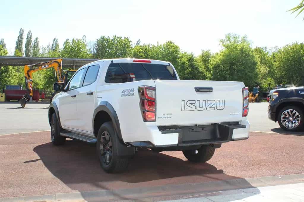 Isuzu D-Max V-Cross Double Cab 4WD Autom. MY24 Facelif null-photo-6