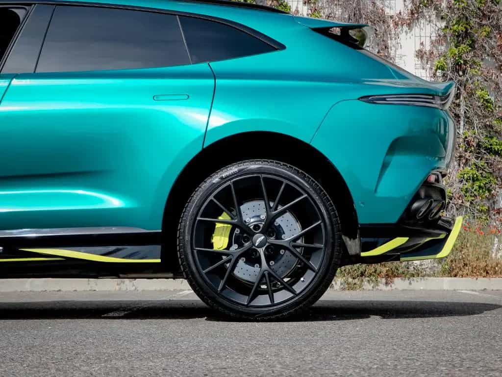 Aston Martin DBX 4.0 V8 DBX707 03/2025-photo-4
