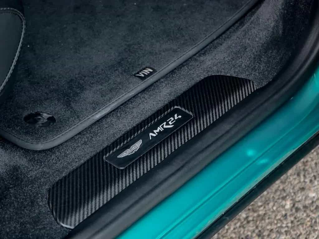 Aston Martin DBX 4.0 V8 DBX707 03/2025-photo-40