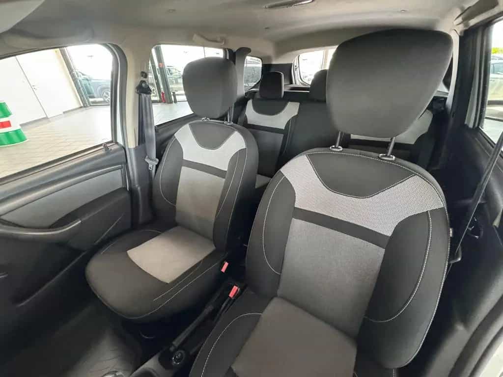 Dacia Duster I Black Shadow 4x2 01/2018-photo-7
