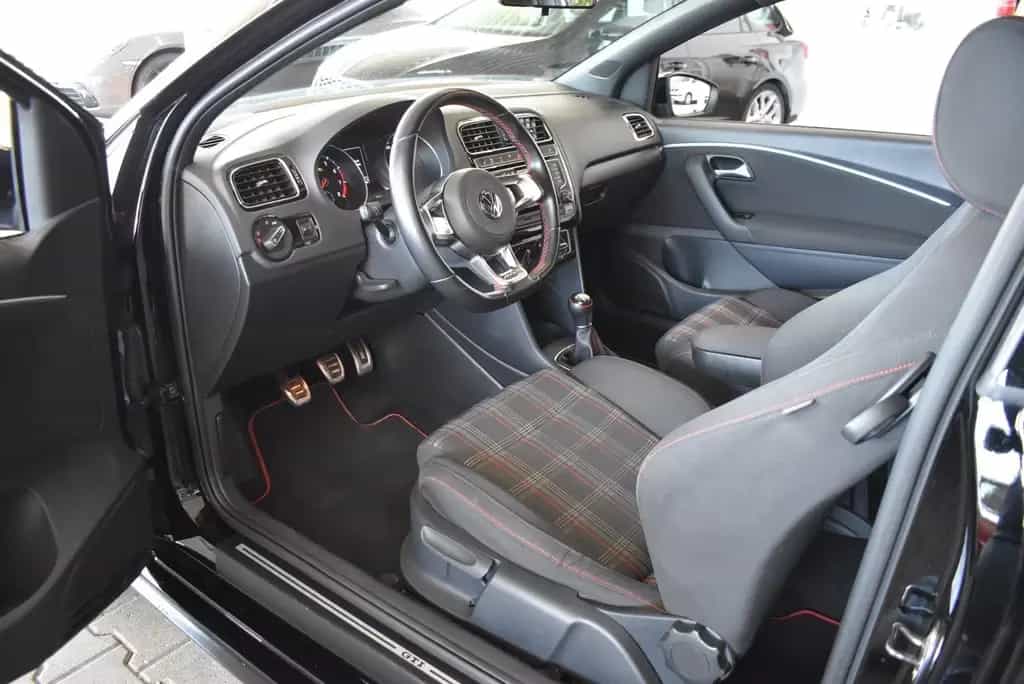 Volkswagen Polo 1.8 TSI GTI Sitzheizung PDC 03/2017-photo-10