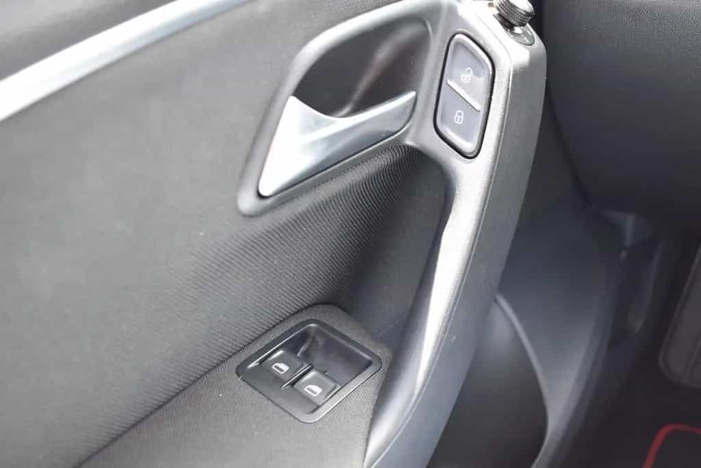 Volkswagen Polo 1.8 TSI GTI Sitzheizung PDC 03/2017-photo-22