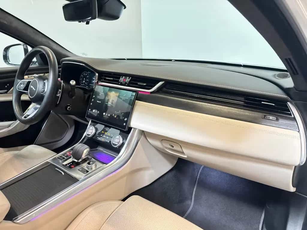 Jaguar XF P250 R-Dynamic HSE Lim*Pano-ACC-Pano* 01/2022-photo-15