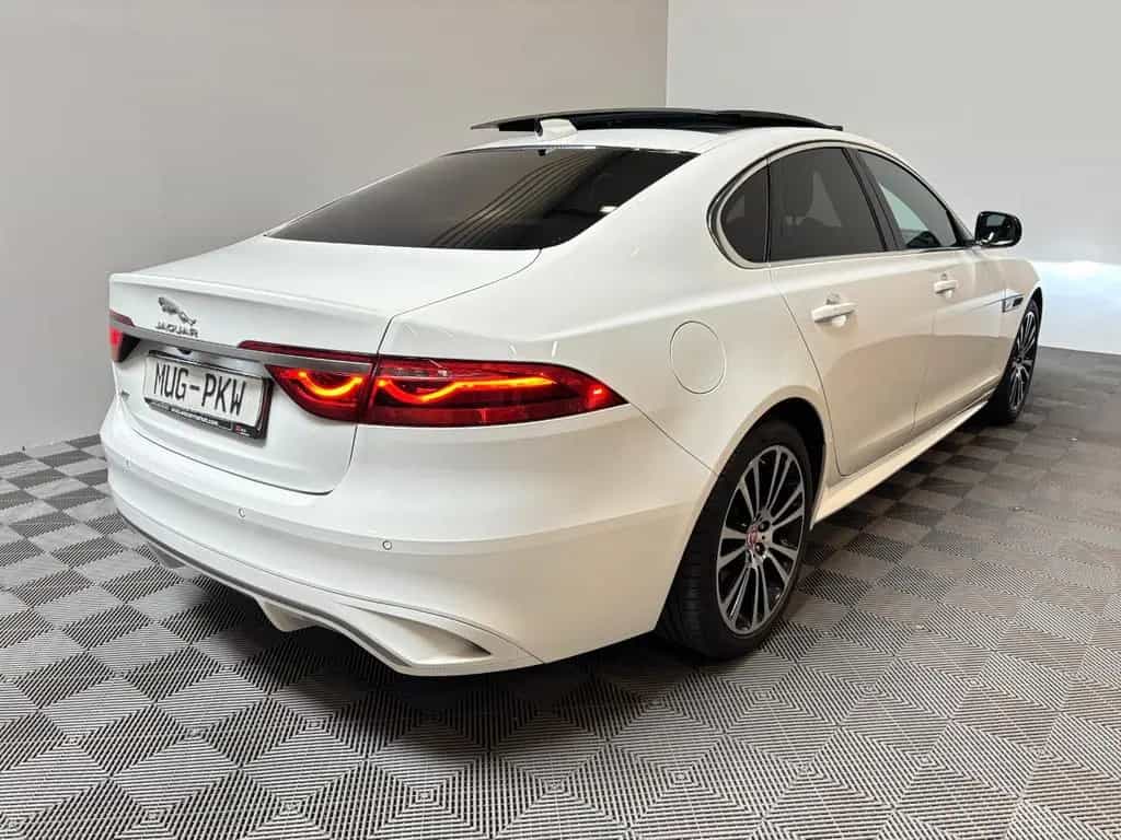 Jaguar XF P250 R-Dynamic HSE Lim*Pano-ACC-Pano* 01/2022-photo-3