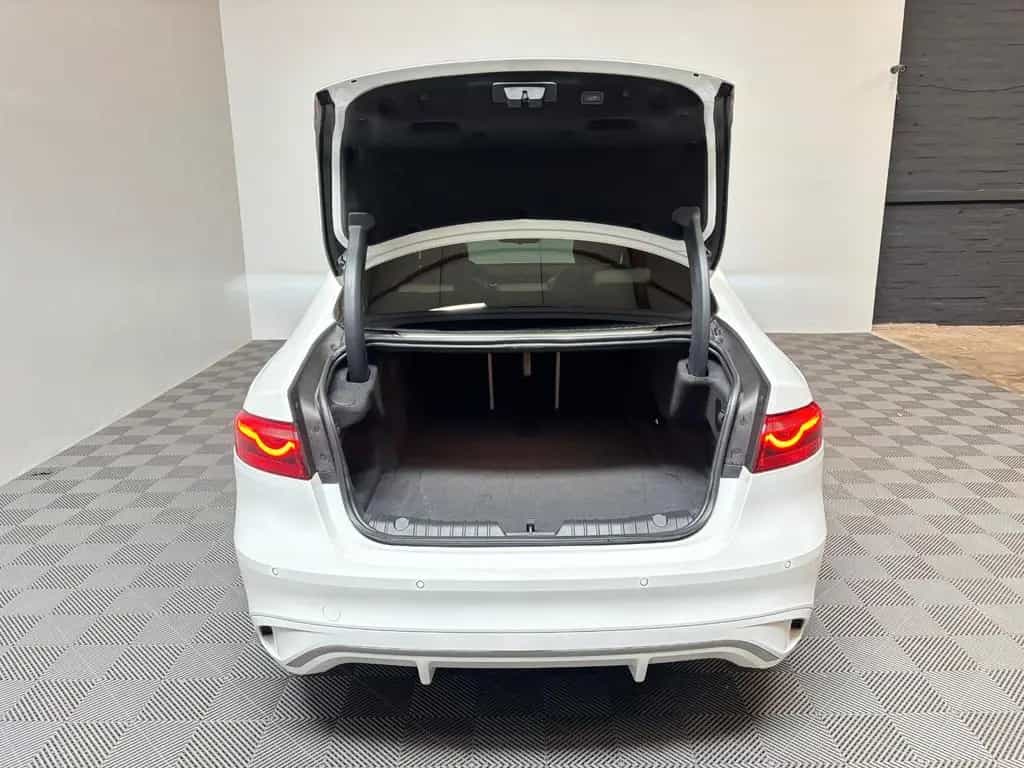 Jaguar XF P250 R-Dynamic HSE Lim*Pano-ACC-Pano* 01/2022-photo-8