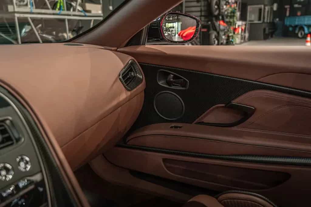 Aston Martin DBS Volante 770 Ultimate*1/199*Carbon*Carb.Seats 07/2023-photo-27