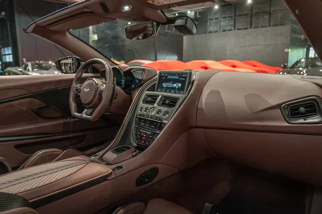 Aston Martin DBS Volante 770 Ultimate*1/199*Carbon*Carb.Seats 07/2023-photo-30