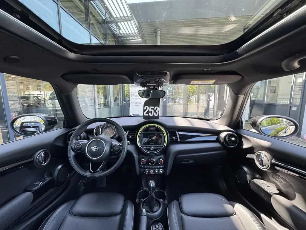 MINI ONE PANO LED Chili II Navi Sportsitze SHZ PDC 04/2020-photo-1
