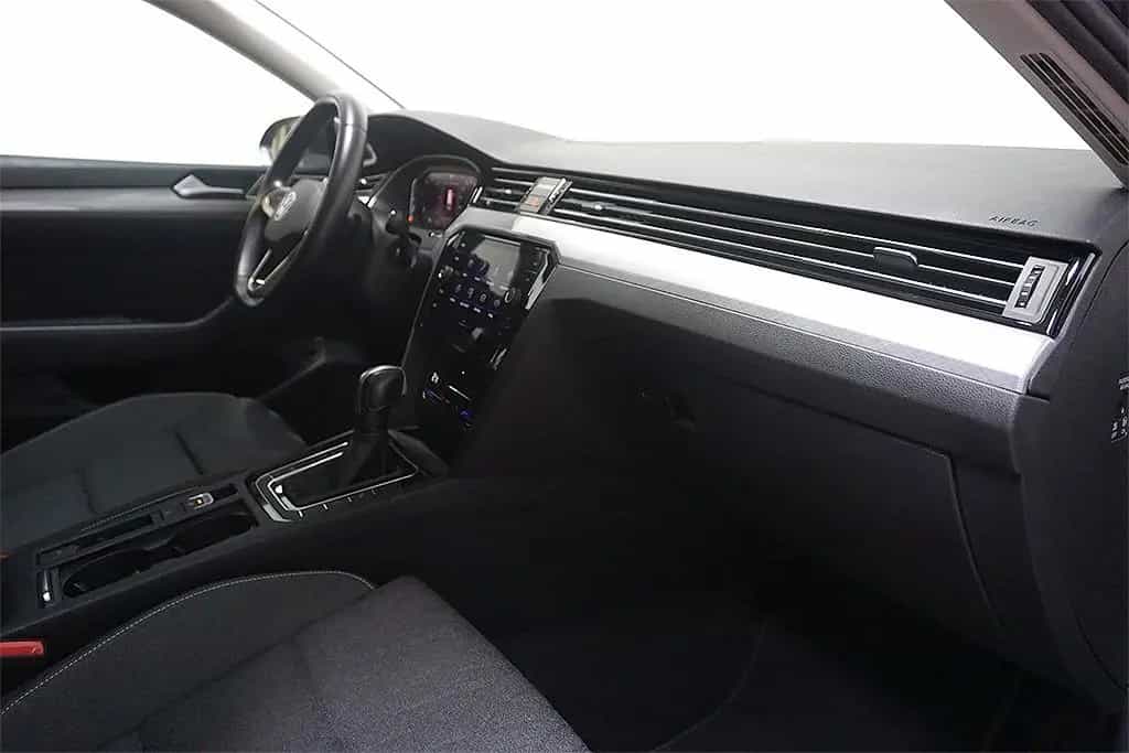 Volkswagen Passat 2.0TDI DSG Business Virtual AHK Pano Sthz 02/2023-photo-10
