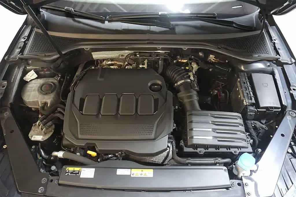 Volkswagen Passat 2.0TDI DSG Business Virtual AHK Pano Sthz 02/2023-photo-13