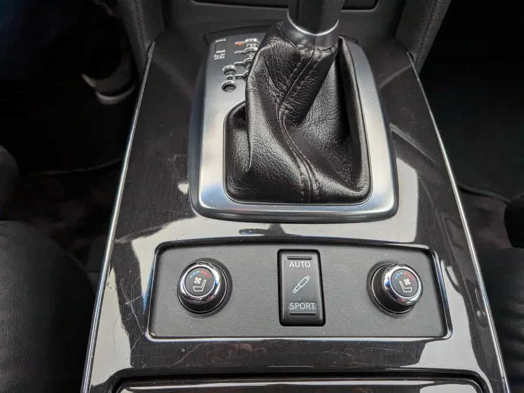 Infiniti QX70 3.0 d GT aus 2. Hand 09/2015-photo-20