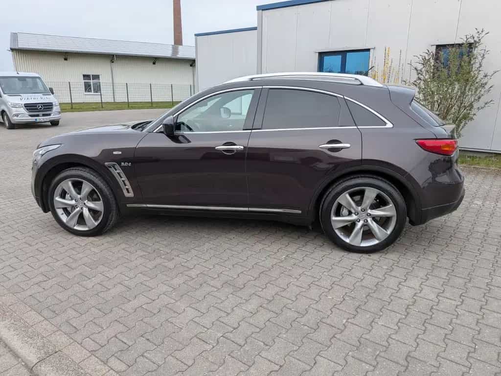 Infiniti QX70 3.0 d GT aus 2. Hand 09/2015-photo-4