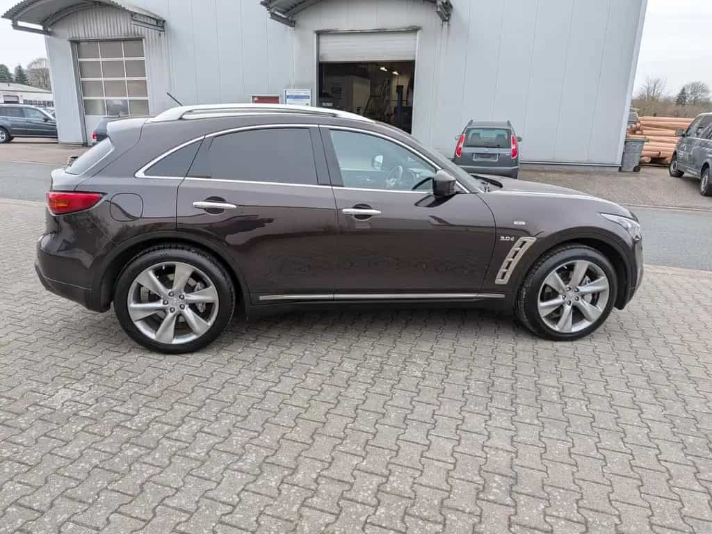 Infiniti QX70 3.0 d GT aus 2. Hand 09/2015-photo-5