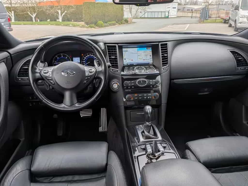 Infiniti QX70 3.0 d GT aus 2. Hand 09/2015-photo-6