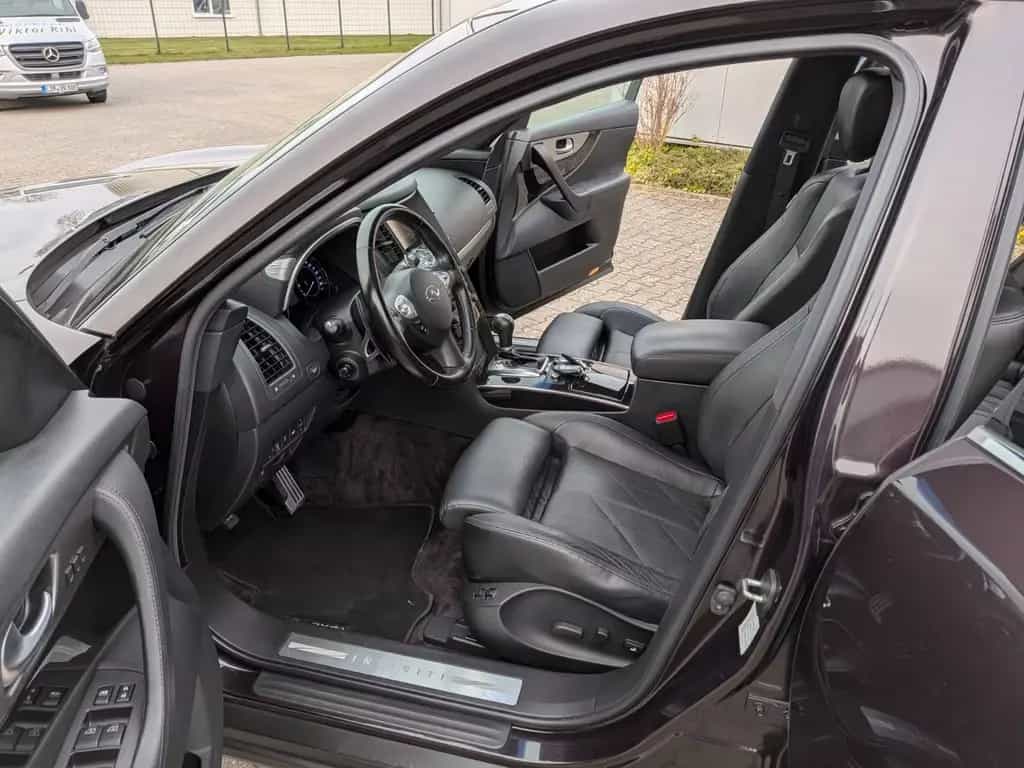 Infiniti QX70 3.0 d GT aus 2. Hand 09/2015-photo-7