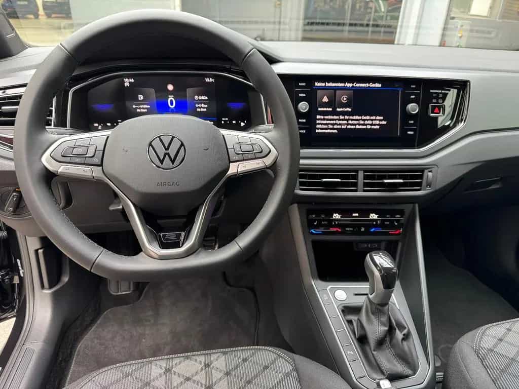 Volkswagen Taigo 1.0 TSI DSG R-Line -MatrixLED-18"LM-Kamera 06/2025-photo-1