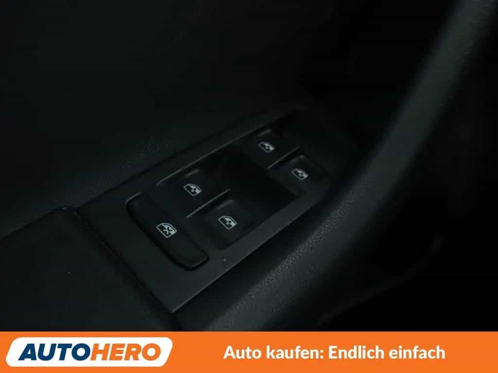 Skoda Rapid 1.2 TSI Drive*XENON*TEMPO*PDC*SHZ*KLIMA* 05/2017-photo-24