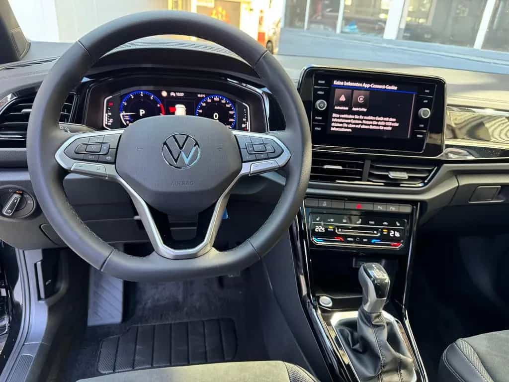 Volkswagen T-Roc Style 1.5 TSI DSG -Panorama+AHK+BlackStyle 12/2025-photo-1