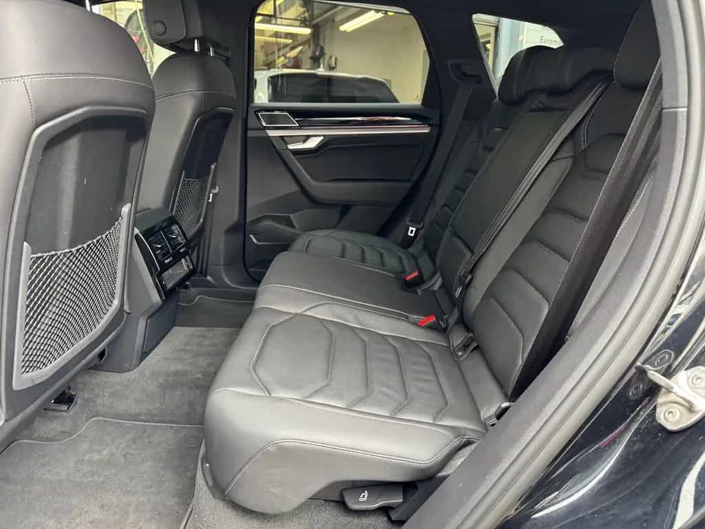Volkswagen Touareg R-Line 3.0 V6 TSI 4MOTION -Vollausstatt. 12/2022-photo-6