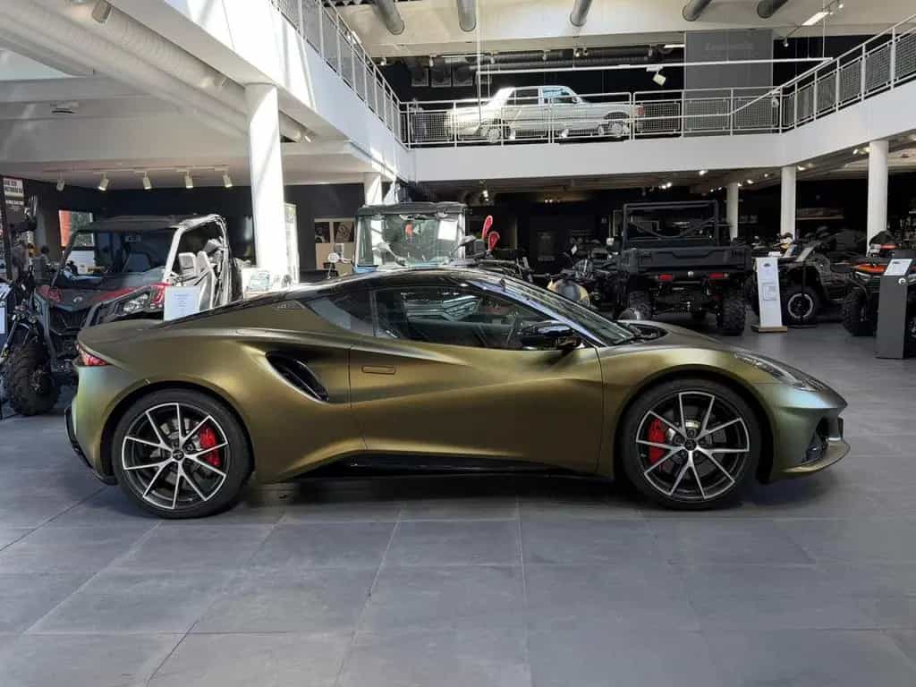 Lotus Emira First Edition Navi LED Einparkhilfe 04/2025-photo-1