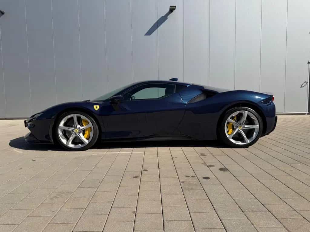Ferrari SF90 Stradale 05/2023-photo-3