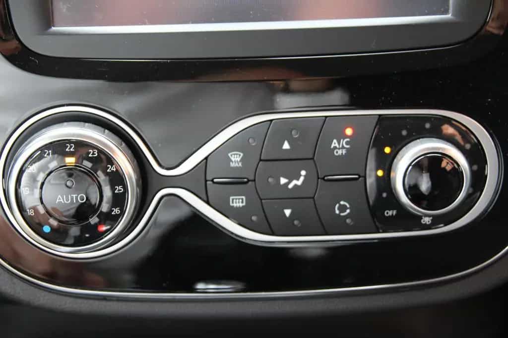 Renault Captur Intens LED&Navi&Shz&Bluetooth 11/2017-photo-21