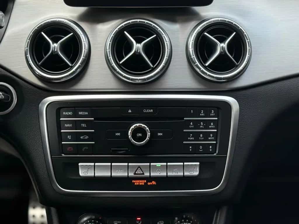 Mercedes-Benz CLA 200 Shooting Brake AMG LED Automatik 09/2016-photo-16