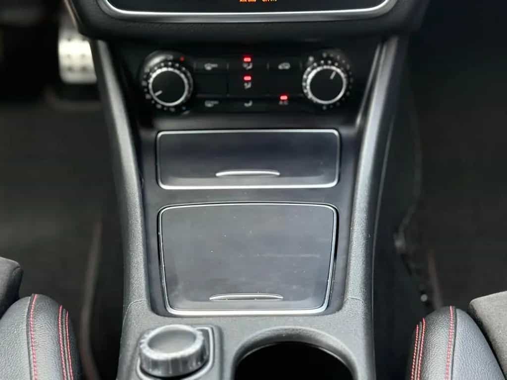 Mercedes-Benz CLA 200 Shooting Brake AMG LED Automatik 09/2016-photo-17