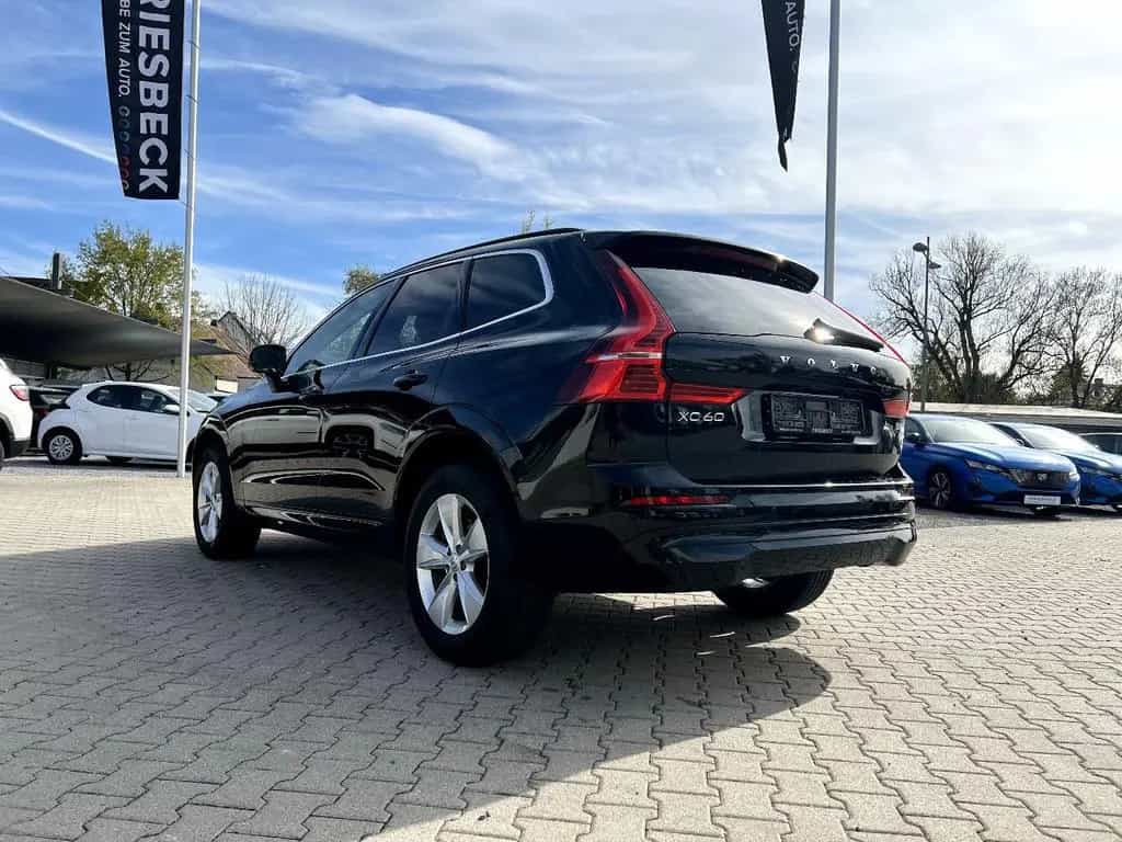 Volvo XC60 B4 Core *LED Navi Leder AHK ACC DAB* 12/2022-photo-1