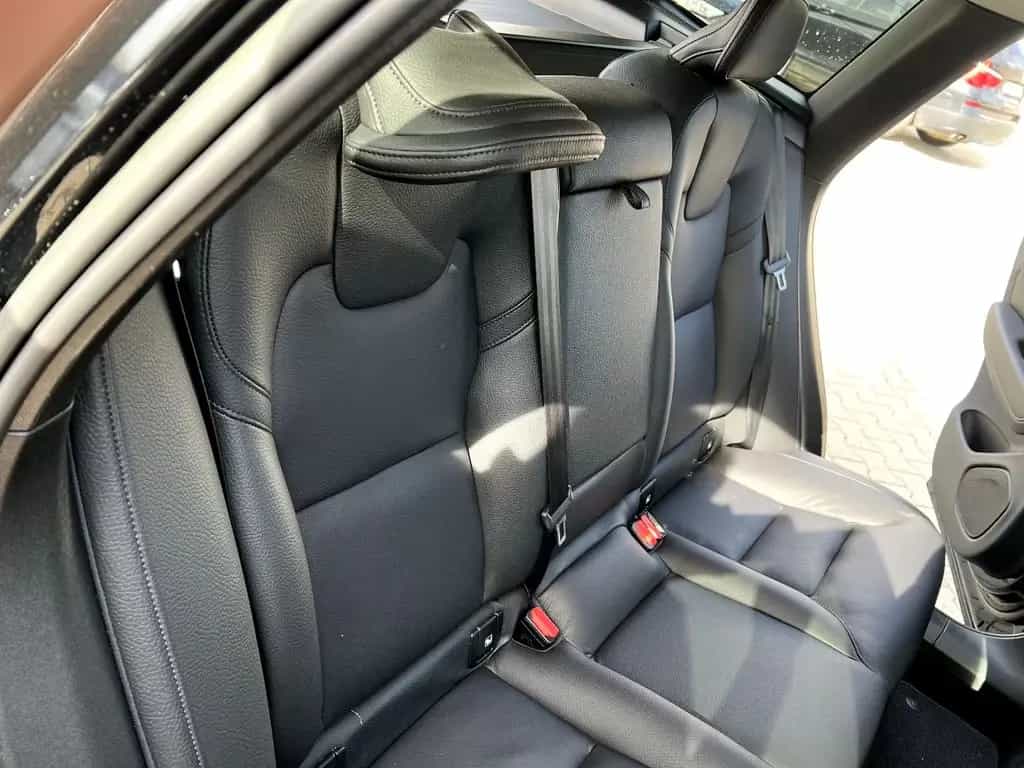 Volvo XC60 B4 Core *LED Navi Leder AHK ACC DAB* 12/2022-photo-16