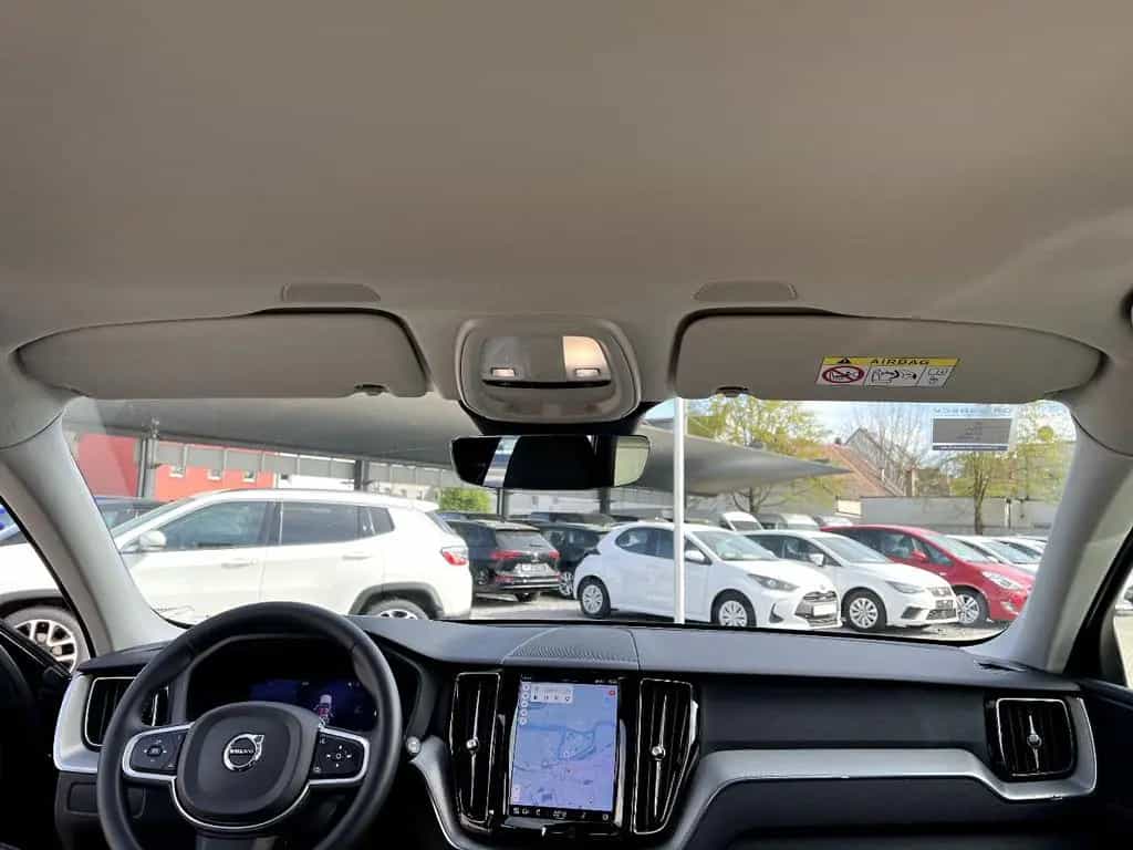 Volvo XC60 B4 Core *LED Navi Leder AHK ACC DAB* 12/2022-photo-19