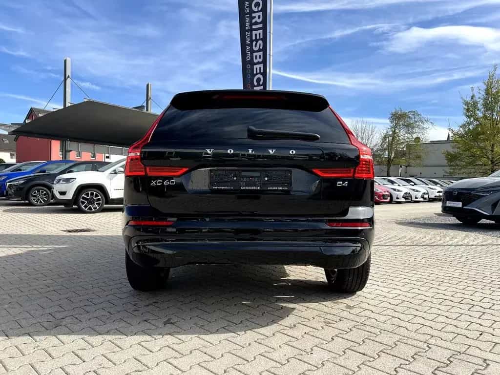 Volvo XC60 B4 Core *LED Navi Leder AHK ACC DAB* 12/2022-photo-2