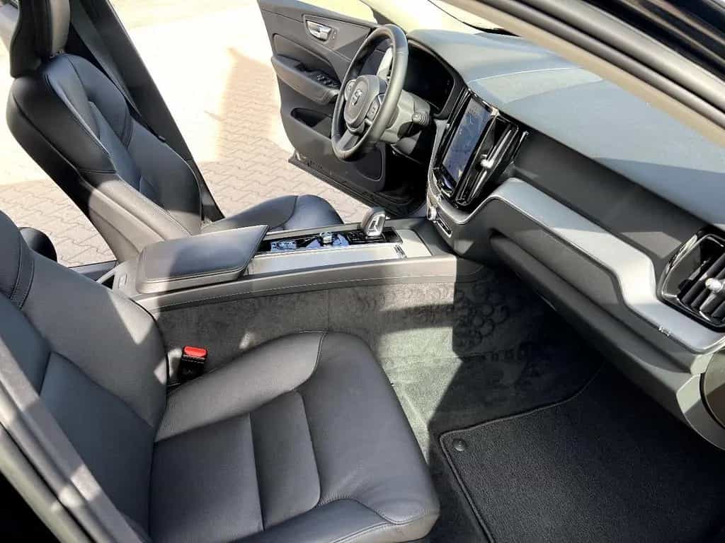 Volvo XC60 B4 Core *LED Navi Leder AHK ACC DAB* 12/2022-photo-21